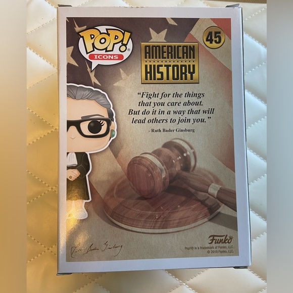 Adorable Funko Ruth Bader Ginsburg! POP! Icons American History #45 - Picture 4 of 5